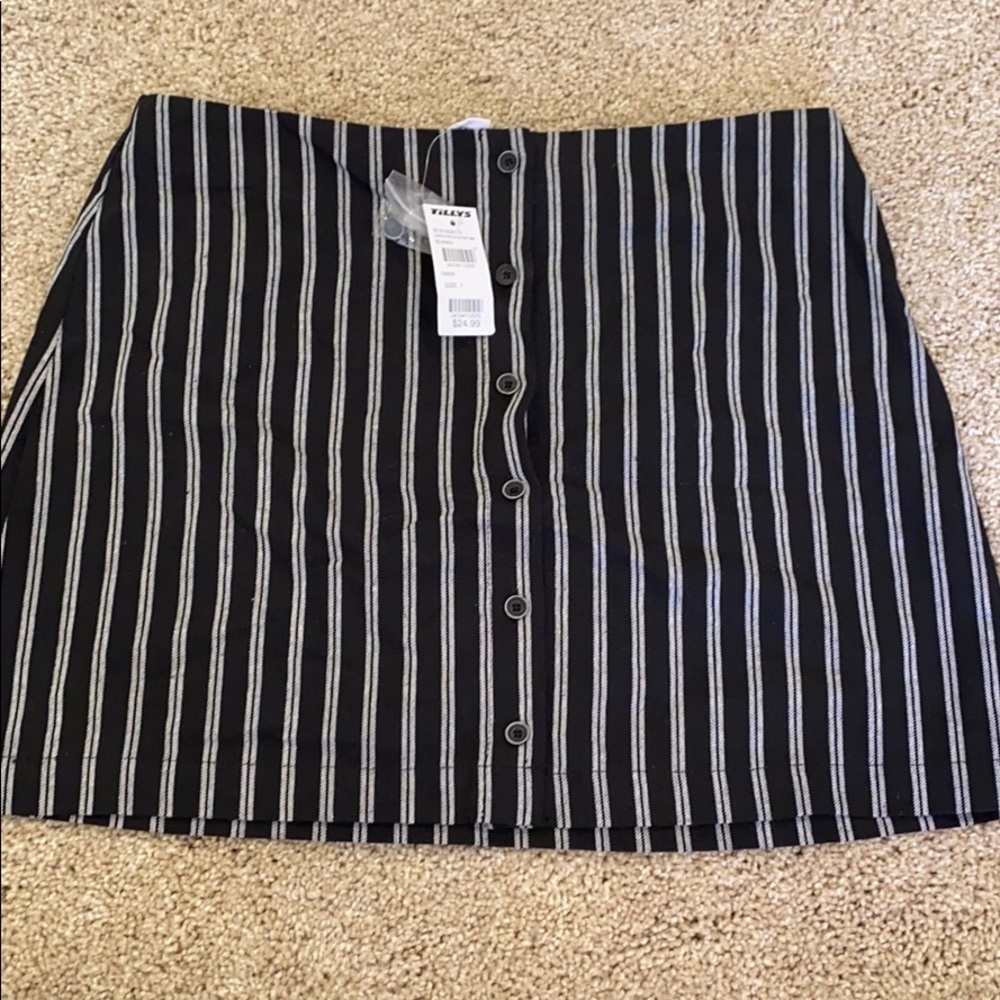 NWT Tillys skirt